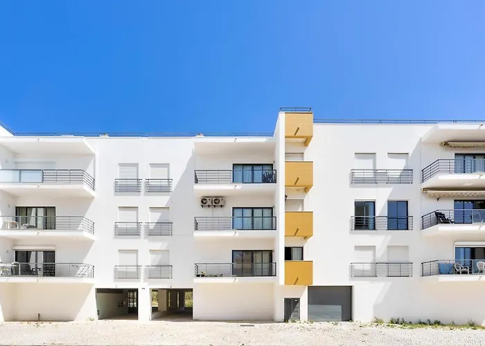Sea La Vie & Golf Lagos